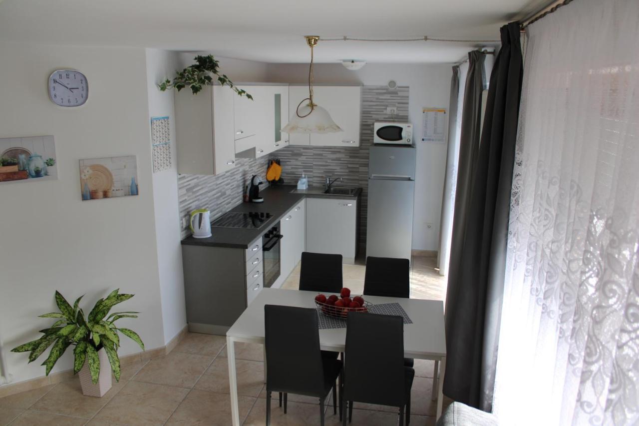 Night And Day Apartment Predazzo Exterior photo